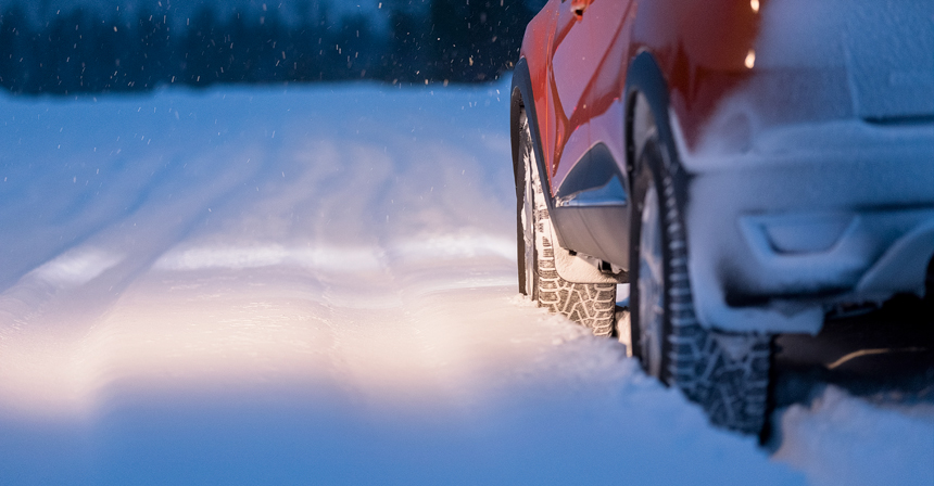 Хорошие зимние шины должны эффективно работать не только на укатанном снегу, но и на целине
